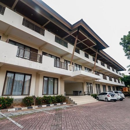 Hotel RedDoorz Premium @ Bukit Damai Indah Balikpapan  Zewnętrze zdjęcie
