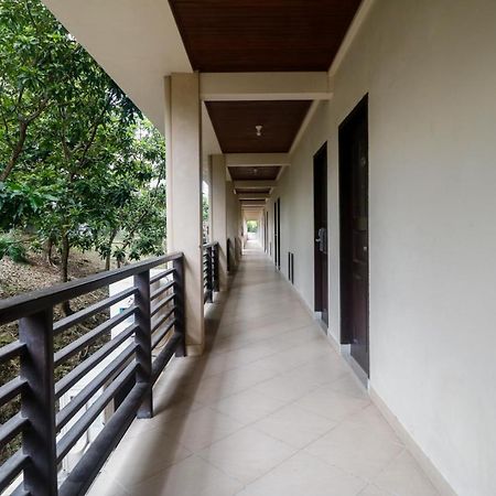 Hotel RedDoorz Premium @ Bukit Damai Indah Balikpapan  Zewnętrze zdjęcie