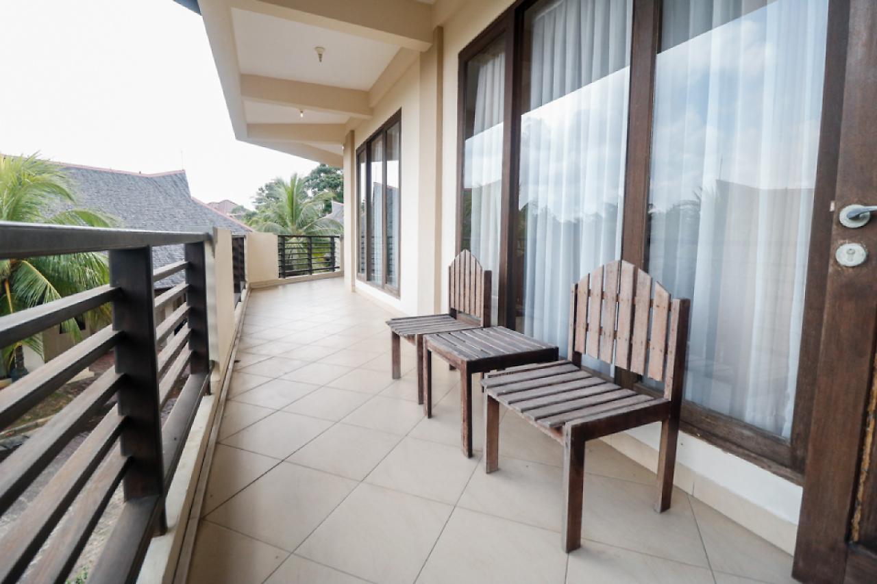 Hotel RedDoorz Premium @ Bukit Damai Indah Balikpapan  Zewnętrze zdjęcie