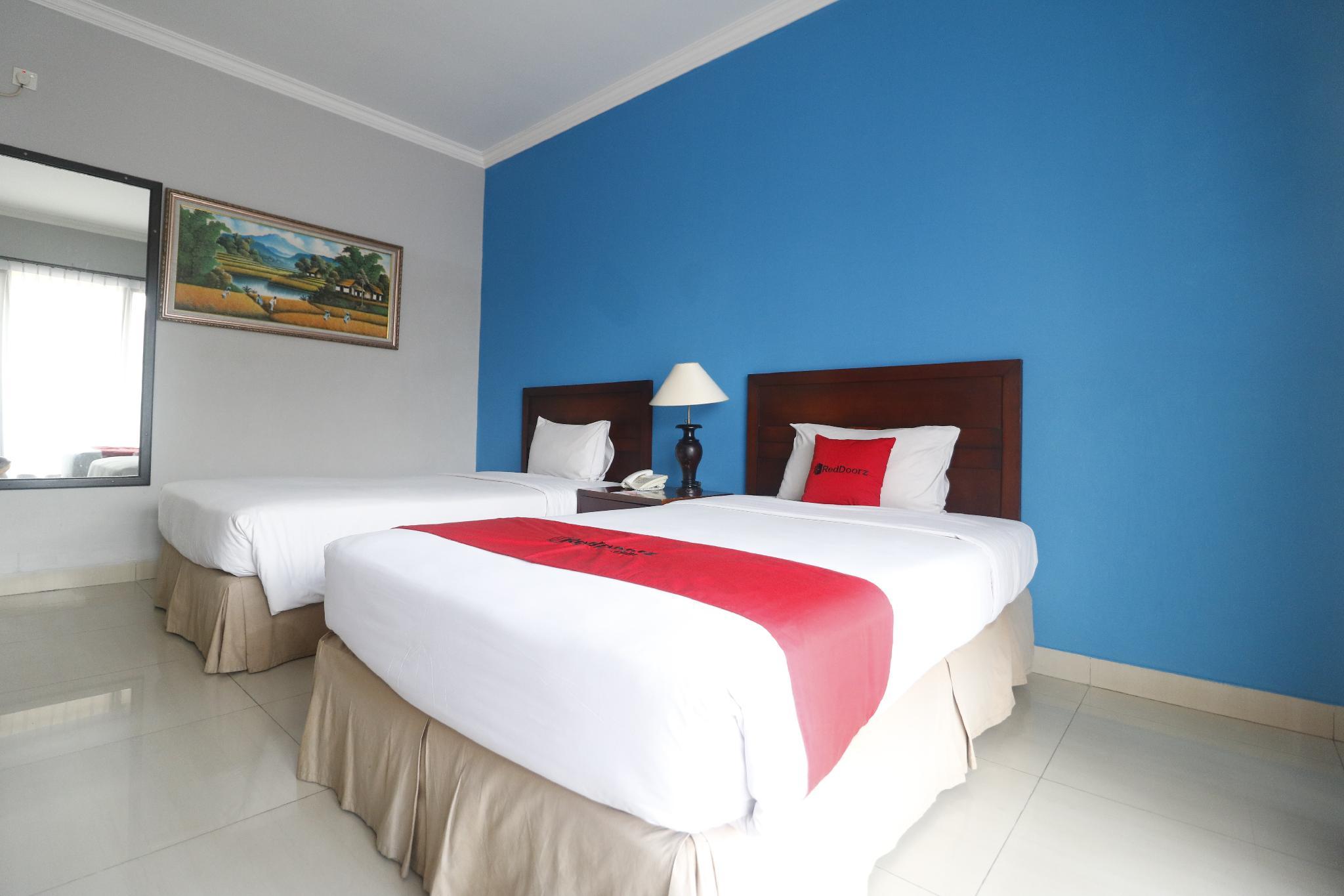 Hotel RedDoorz Premium @ Bukit Damai Indah Balikpapan  Zewnętrze zdjęcie