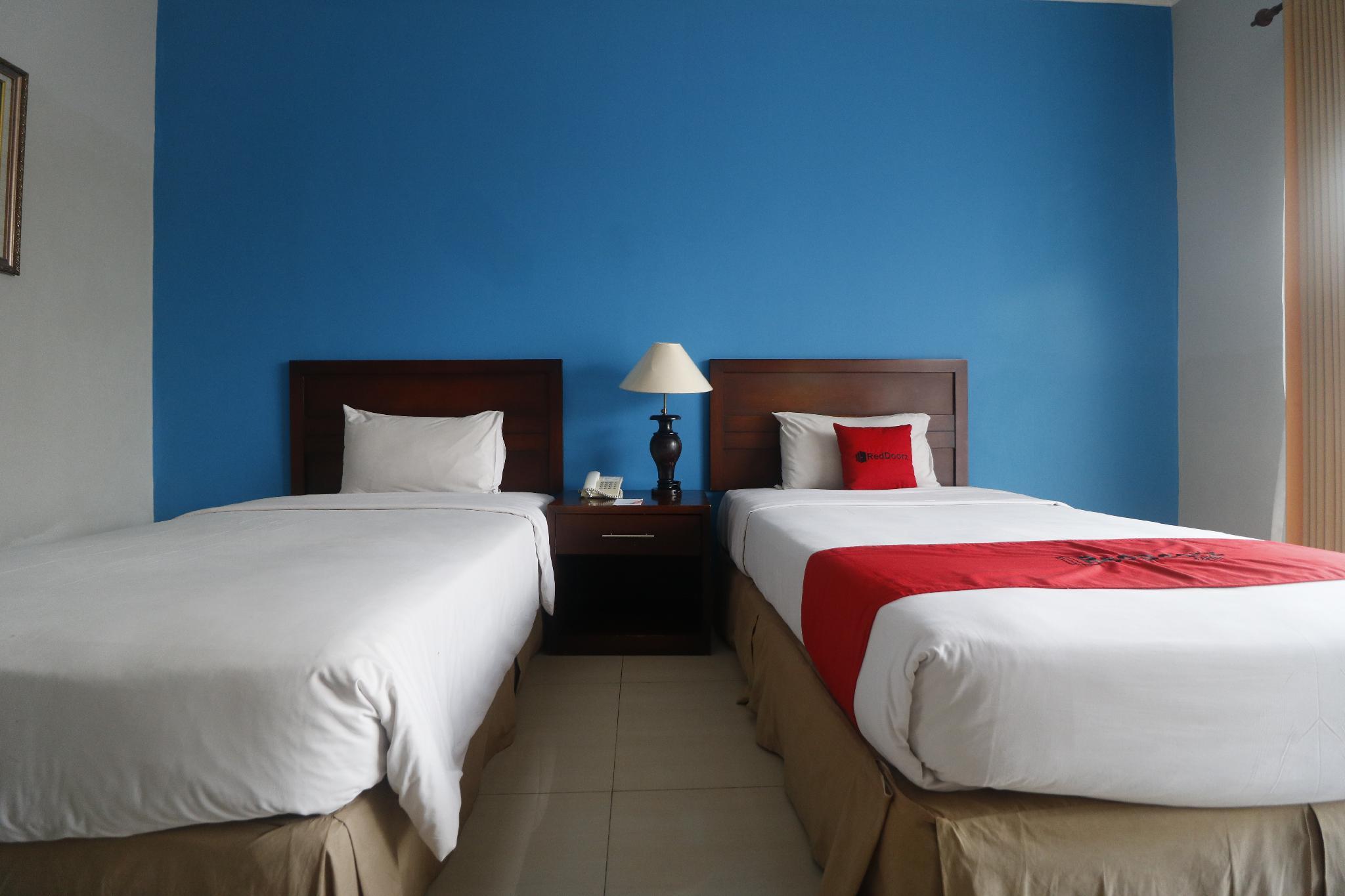 Hotel RedDoorz Premium @ Bukit Damai Indah Balikpapan  Zewnętrze zdjęcie