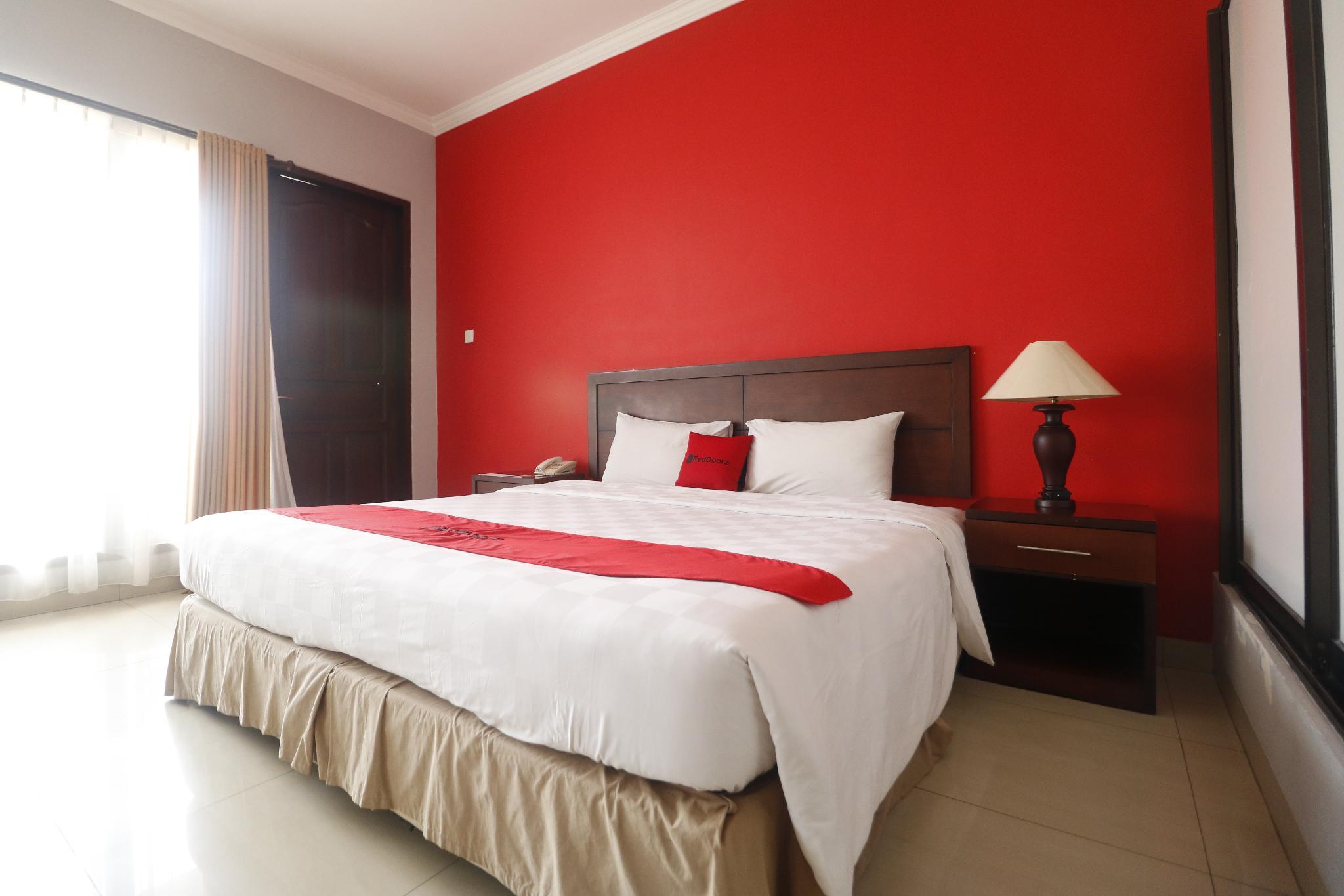 Hotel RedDoorz Premium @ Bukit Damai Indah Balikpapan  Zewnętrze zdjęcie