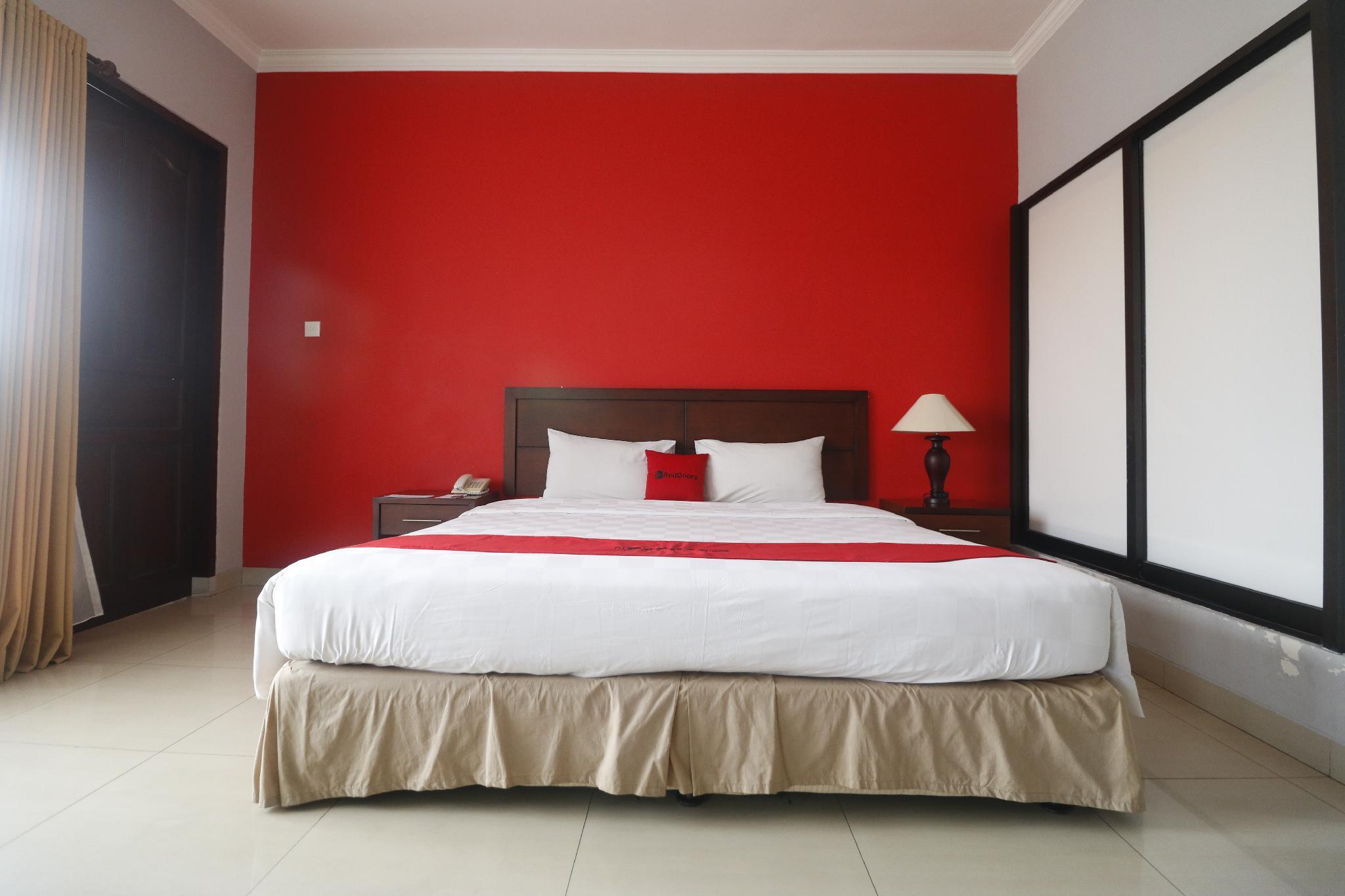 Hotel RedDoorz Premium @ Bukit Damai Indah Balikpapan  Zewnętrze zdjęcie