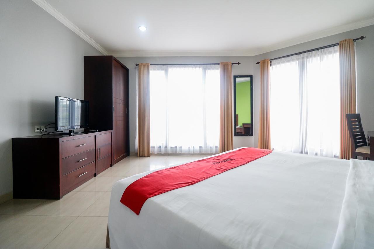 Hotel RedDoorz Premium @ Bukit Damai Indah Balikpapan  Zewnętrze zdjęcie
